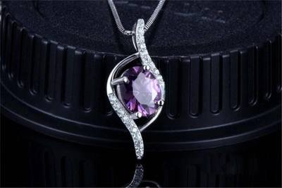 珠宝首饰会闪光的奥秘